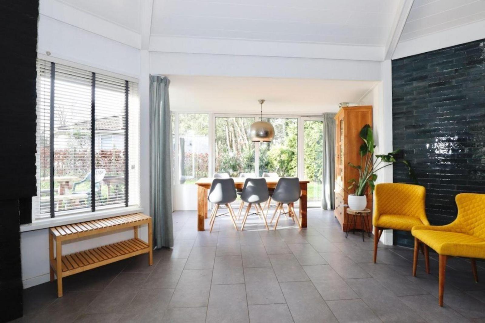 Bungalowpark Het Verscholen Dorp 하르데르웨이크 외부 사진
