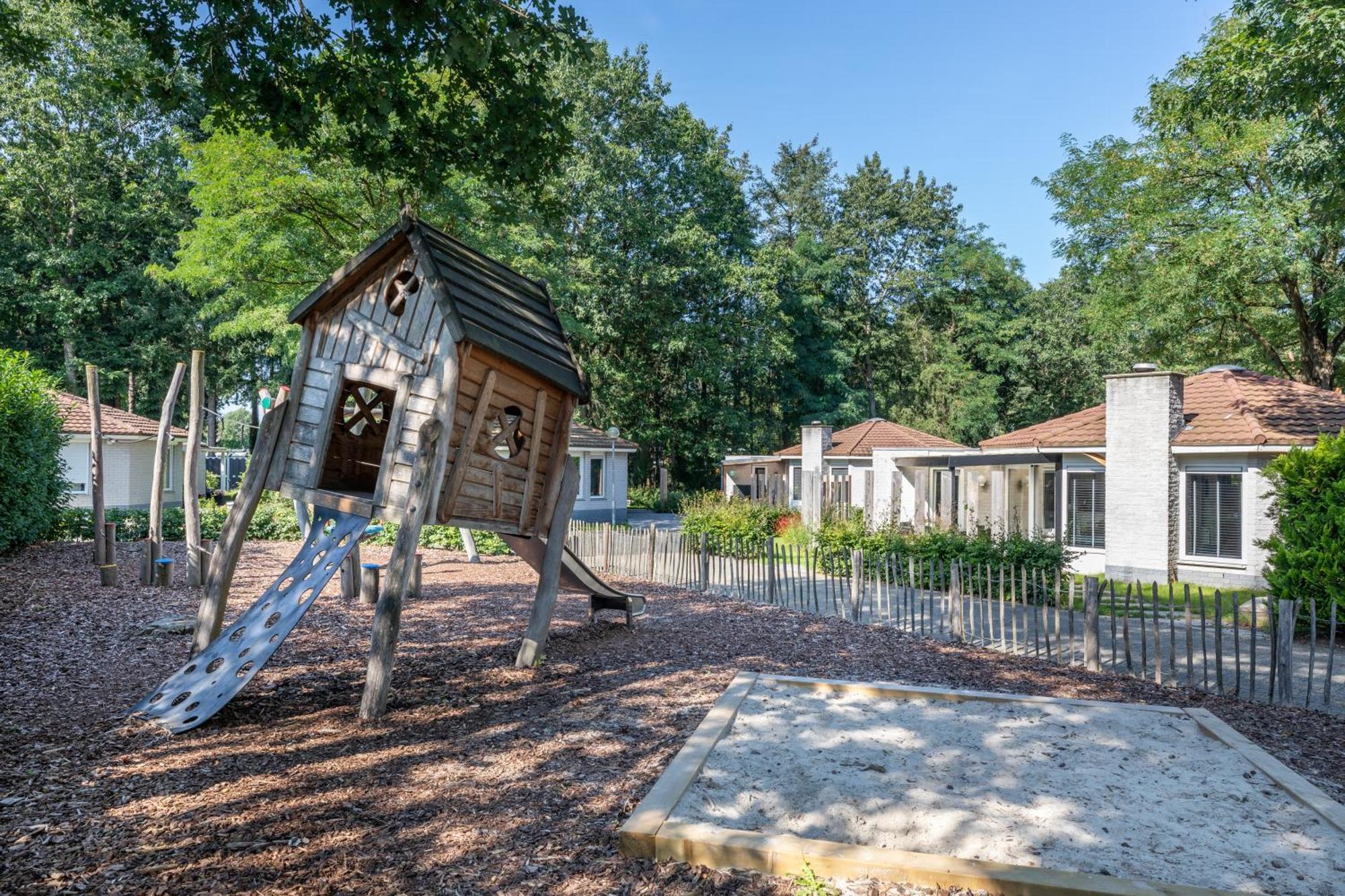 Bungalowpark Het Verscholen Dorp 하르데르웨이크 외부 사진