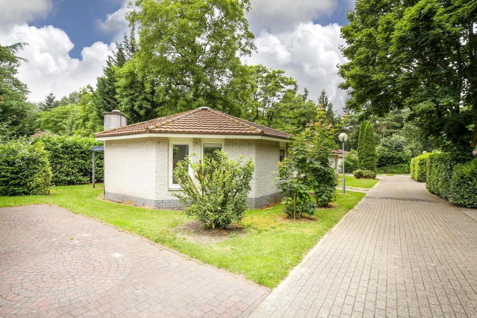 Bungalowpark Het Verscholen Dorp 하르데르웨이크 외부 사진